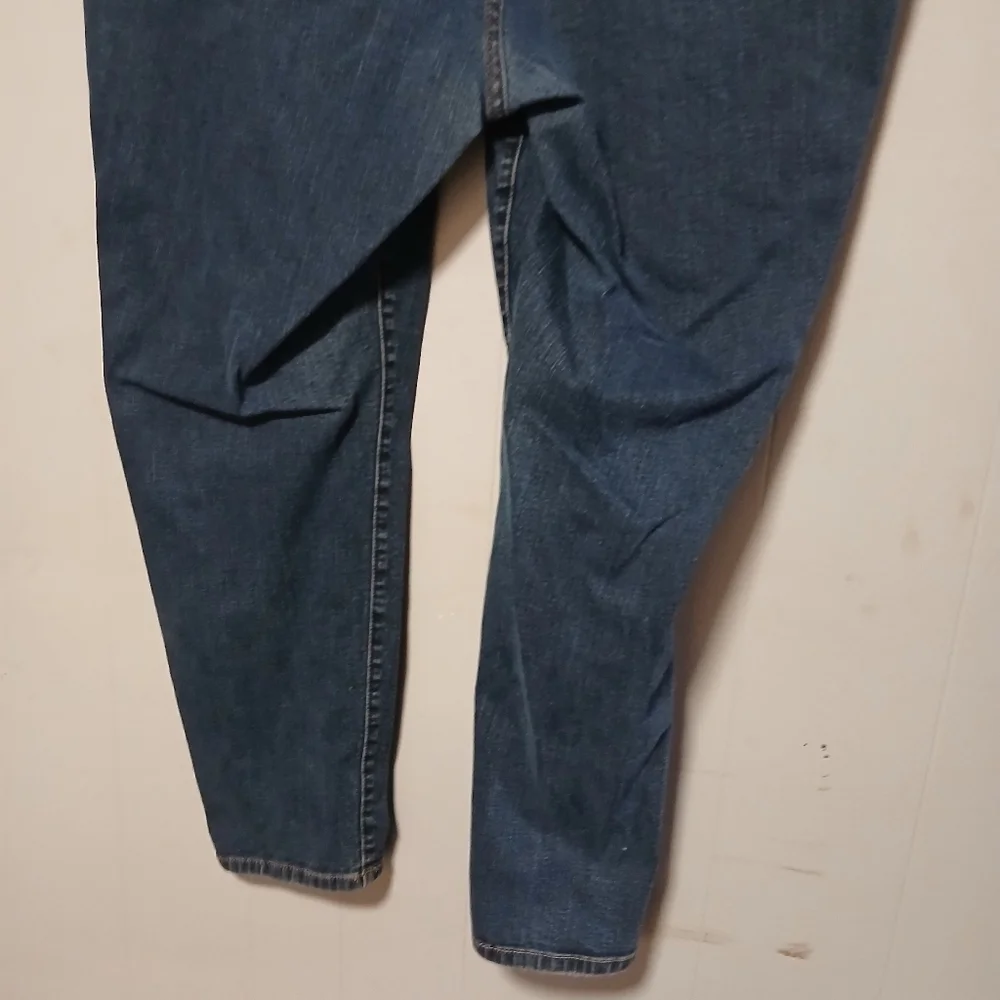 Lane Bryant skinny jeans..Genius fit. Size 24 average.